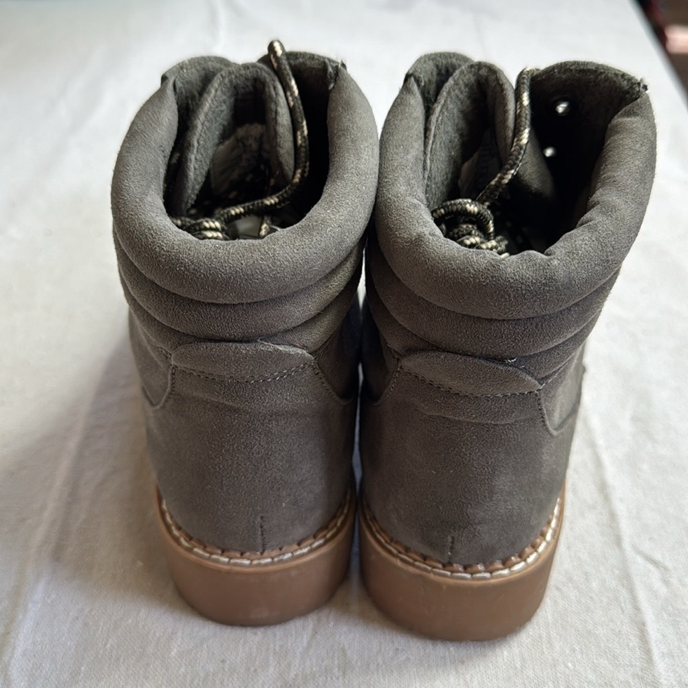 Austin Trading Co. Stylish Women's Lace-Up Boots. - Picture 2 of 8